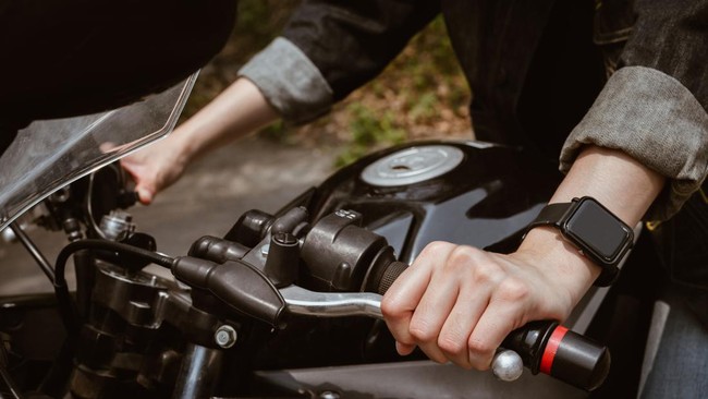Cara Aman Mengendarai Motor Kopling di dalam area Tikungan